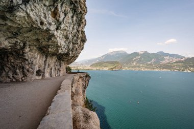 Lago di Garda - Kuzey İtalya 'da bir göl.