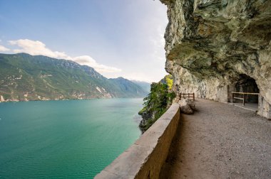 Lago di Garda - Kuzey İtalya 'da bir göl.