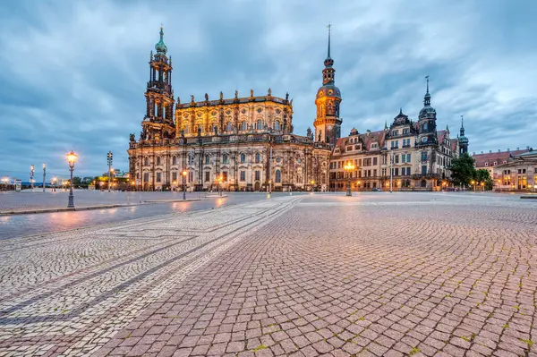 Almanya, Theaterplatz 'daki Dresden Katedrali