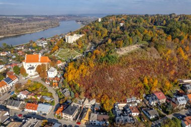 Kazimierz Dolny - Vistula Nehri 'nin kıyısında güzel bir kasaba. Polonya.
