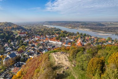 Kazimierz Dolny - Vistula Nehri 'nin kıyısında güzel bir kasaba. Polonya.