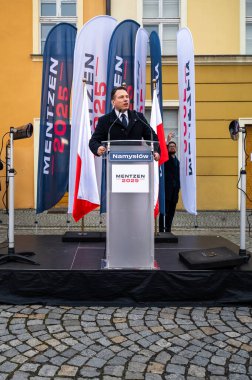 Slawomir Mentzen. Polonya Cumhuriyeti 'nin Sejm üyesi. Konfederasyon başkan adayı.