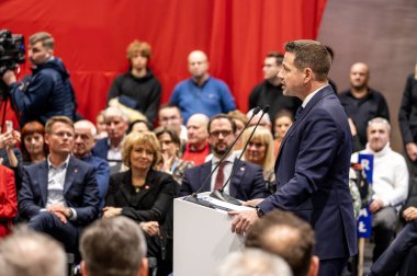 Varşova Belediye Başkanı Rafal Trzaskowski. Başkanlık için aday. Pabianice, 20 Aralık 2024, Polonya