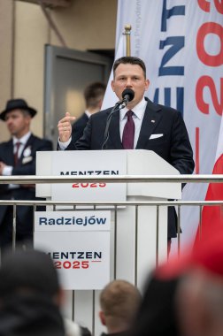 Slawomir Mentzen. Polonya Cumhuriyeti 'nin Sejm üyesi. Konfederasyon başkan adayı. Radziejow, 15 Nisan 2024, Polonya