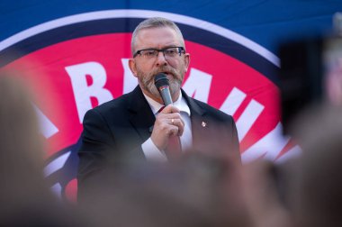 Grzegorz Braun Polonyalı politikacı. Polonya cumhurbaşkanlığı için aday gösterildi..