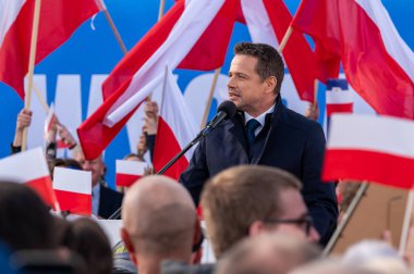 Rafa Trzaskowski. Polonyalı politikacı, bakan ve MEP, 2018 'den beri başkent Varşova belediye başkanı, Polonya cumhurbaşkanlığı için aday. d, 9 Mayıs 2024, Polonya