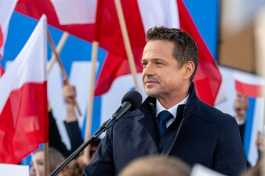 Rafa Trzaskowski. Polonyalı politikacı, bakan ve MEP, 2018 'den beri başkent Varşova belediye başkanı, Polonya cumhurbaşkanlığı için aday. d, 9 Mayıs 2024, Polonya