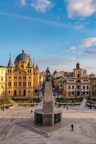 Lodz şehri, Özgürlük Meydanı manzarası. Lodz, Polonya.