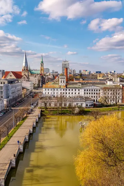 Polonya 'nın Lodz şehrinde. Beyaz Fabrika Görünümü.
