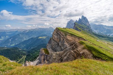 Tüm Dolomitler 'in en güzel manzarası. Odle Kütlesi