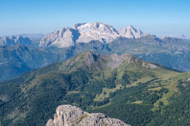 Marmolada İtalya 'daki Dolomitler' de bir dağ sırası.