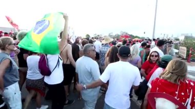 Brasilia, DF, Brezilya Jan 12023 Lula taraftarları yeni başkanlarını desteklemek amacıyla Brezilya 'daki Esplanada' da yürüyorlar.