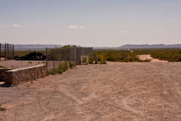 Güneydoğu El Paso, Teksas 'ta Meksika sınırına yakın olan Ciudad Juarez' deki Kolonias 'a tahsis edilecek arazi.
