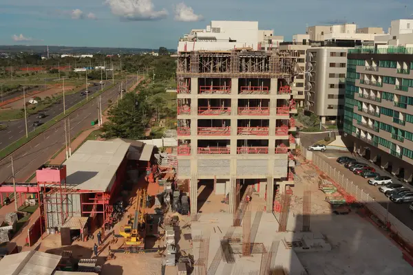 Brasilia, Brezilya, DF Nisan 12025 Noroeste, Brezilya 'da 311. Blok' ta yeni bir apartman inşaatı