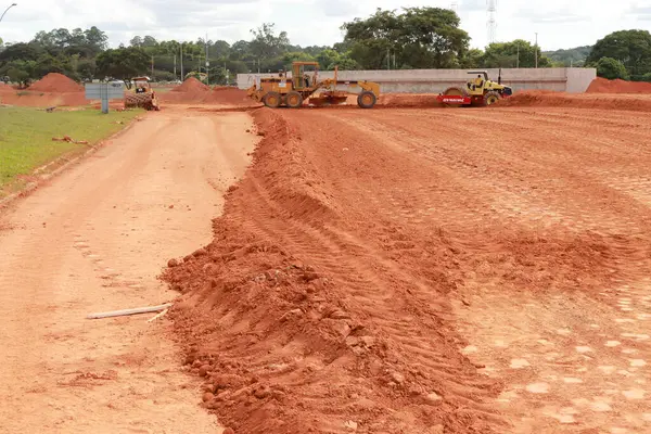 Brezilya Brasilia DF Brezilya 9 Mayıs 2025 'te Brezilya' nın Brasilia kentinin kuzeybatısında Noroeste olarak bilinen yeni bir yolun inşaatı