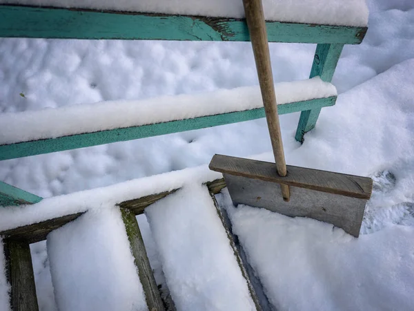 Starý Dřevěný Kovový Snow Shovel Tool Sněhu — Stock fotografie