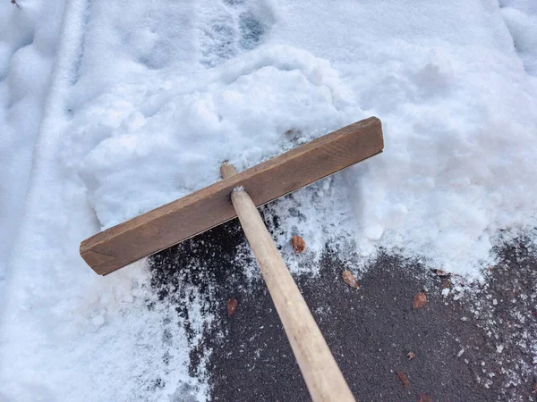 Stare Drewniane Metalowe Narzędzie Snow Shovel Śniegu — Zdjęcie stockowe