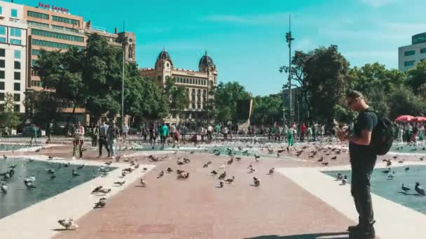 Tim Weggelopen Plaats Catalonië Barcelona Spanje Mei 2023 Wandelende Toeristen — Stockvideo