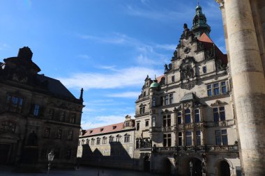 DRESDEN, GERMANY - Temmuz 06, 2024: Schlossplatz veya Castle Square Dresden 'deki August Caddesi' ne giriş. Yüksek kalite fotoğraf