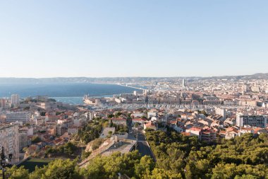 MARSEILLE, FRANCE - 20 Eylül 2015: Basilique Notre-Dame de la Garde platformundan görüş. Yüksek kalite fotoğraf