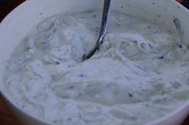 Tzatziki Dip ve Taze Malzemeler. Yüksek kalite fotoğraf