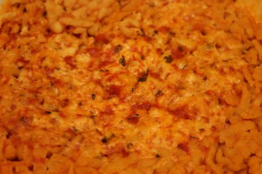 Peynirli ve domates soslu Alman Spagetti. Yüksek kalite fotoğraf