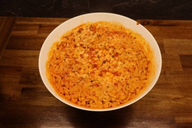 Peynirli ve domates soslu Alman spagettisi. Yüksek kalite fotoğraf