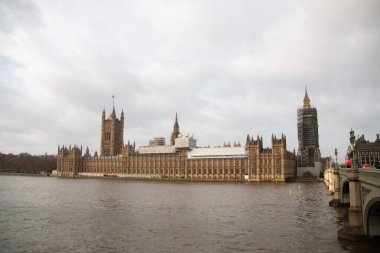 30 Aralık 2017 'de Westminster Palace ve Big Ben Thames Nehri' nin karşısından Büyük Ben Viewed. Yüksek kalite fotoğraf