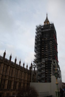 Londra, BİRLİK KINGDOM 30 ARALIK 2017 'DE Westminster Sarayı' nda iskelesi olan Big Ben 'in restorasyonu devam ediyor. Yüksek kalite fotoğraf