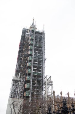 30 Aralık 2017 'de Westminster Sarayı' ndaki restorasyon çalışmaları sırasında Big Ben 'i iskeleye çevirdiler. Yüksek kalite fotoğraf
