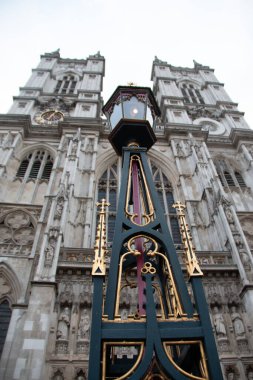 30 Aralık 2017 'de Westminster Abbey' deki Gotik saat kulesine ait detaylar, aşağıdan ele geçirildi. Yüksek kalite fotoğraf