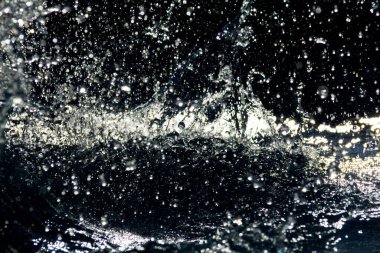  Dinamik mavi ve beyaz su sıçrama-soyut sıvı hareketi. Yüksek kalite fotoğraf