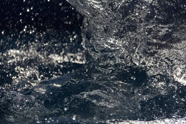  Dinamik mavi ve beyaz su sıçrama-soyut sıvı hareketi. Yüksek kalite fotoğraf