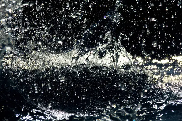  Dinamik mavi ve beyaz su sıçrama-soyut sıvı hareketi. Yüksek kalite fotoğraf