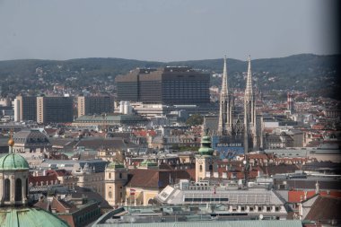  Viyana, AUSTRIA - 09 Eylül 2017: Tarihi ve modern binalarla panoramik şehir manzarası. Yüksek kalite fotoğraf