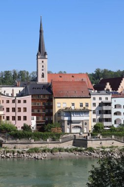 Wasserburg am Inn 'deki Inn Nehri boyunca kule. Yüksek kalite fotoğraf