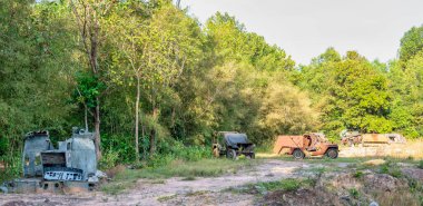 Vietnam Savaşı sırasında Cu Chi, Vietnam 'ın tarihi bölgesinde yol araçları vardı.