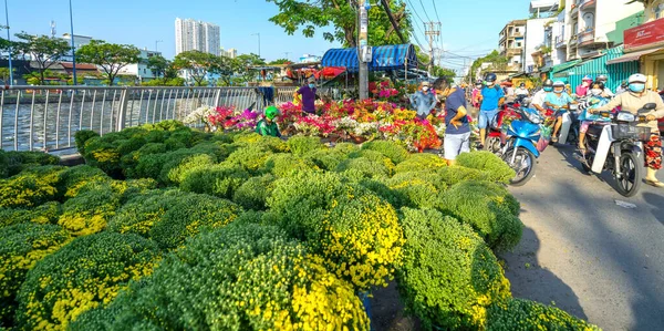 Minh Város Vietnam Január 2022 Nyüzsgő Vásárol Virágok Virágpiacon Helyiek — Stock Fotó