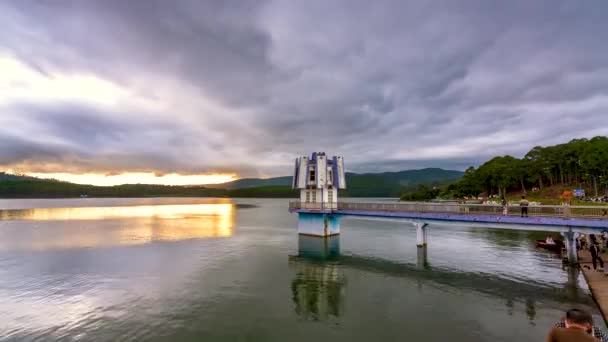 Culorile Strălucitoare Ale Apusului Soare Malul Lacului Unde Află Barajul — Videoclip de stoc