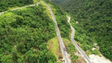 Khanh Le Pass seen from above is beautiful and majestic. This is the most beautiful and dangerous pass connecting Nha Trang and Da Lat of Vietnam