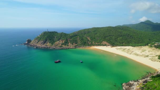 Beautiful Bays Sunny Morning Lighthouse Dai Lanh Phu Yen Vietnam — Stock Video