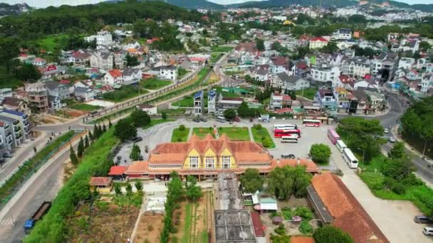 Lat Βιετνάμ Ιουλίου 2022 Αεροφωτογραφία Αρχαία Σιδηροδρομικό Σταθμό Γαλλική Αρχιτεκτονική — Αρχείο Βίντεο