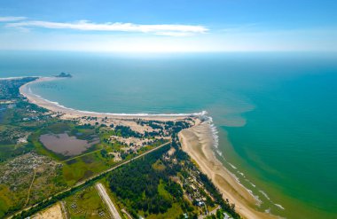 Deniz manzaralı Mui Ne, Vietnam Kuzey 'den Güney' e Ke Ga Körfezi deniz dalgaları, gemiler, resifler Vietnam 'ın potansiyel turizm durumudur..