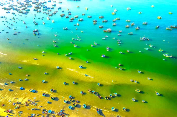 Mui Fishing Village Seen Hundreds Boats Anchored Avoid Storms Beautiful — Stockfoto