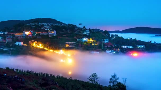 Time Lapse Night Dawn Scene Hillside Small Town Fog Shrouded — Vídeo de Stock