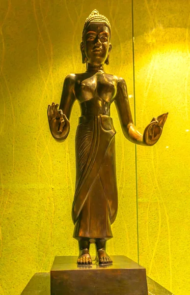 Tay Ninh Vietnã Março 2022 Estátuas Bronze Arenito Santos Através — Fotografia de Stock