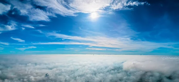 Bakgrunden Till Morgonsoluppgången Från Luften Med Molnen Och Den Uppgående — Stockfoto