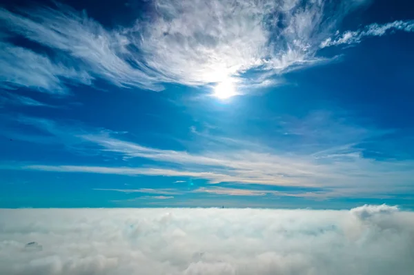 Bakgrunden Till Morgonsoluppgången Från Luften Med Molnen Och Den Uppgående — Stockfoto
