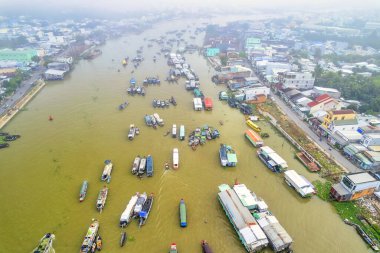 Cai Rang yüzen pazarı, Can Tho, Vietnam, hava manzarası. Cai Rang, Vietnam 'ın mekong deltasında ünlü bir pazardır..
