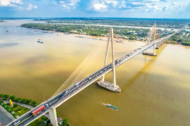 Rach Mieu köprüsü, Tien Giang, Vietnam, hava manzaralı. Rach Mieu köprüsü Tien Giang ve Ben Tre vilayetlerini Mekong deltasına bağlar..